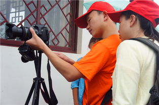 艺术点亮乡村振兴路 现代设计艺术学院暑期“三下乡”鲁甸服务队开展旅游宣传拍摄活动